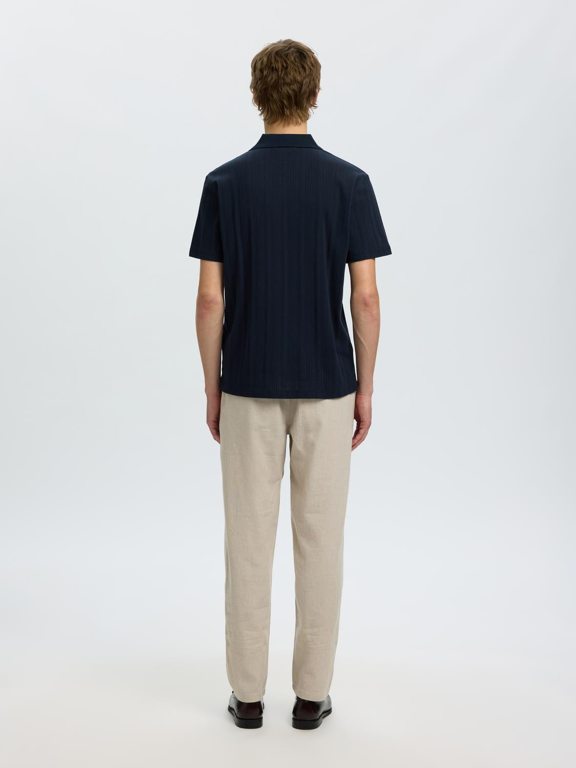 model_shot-back